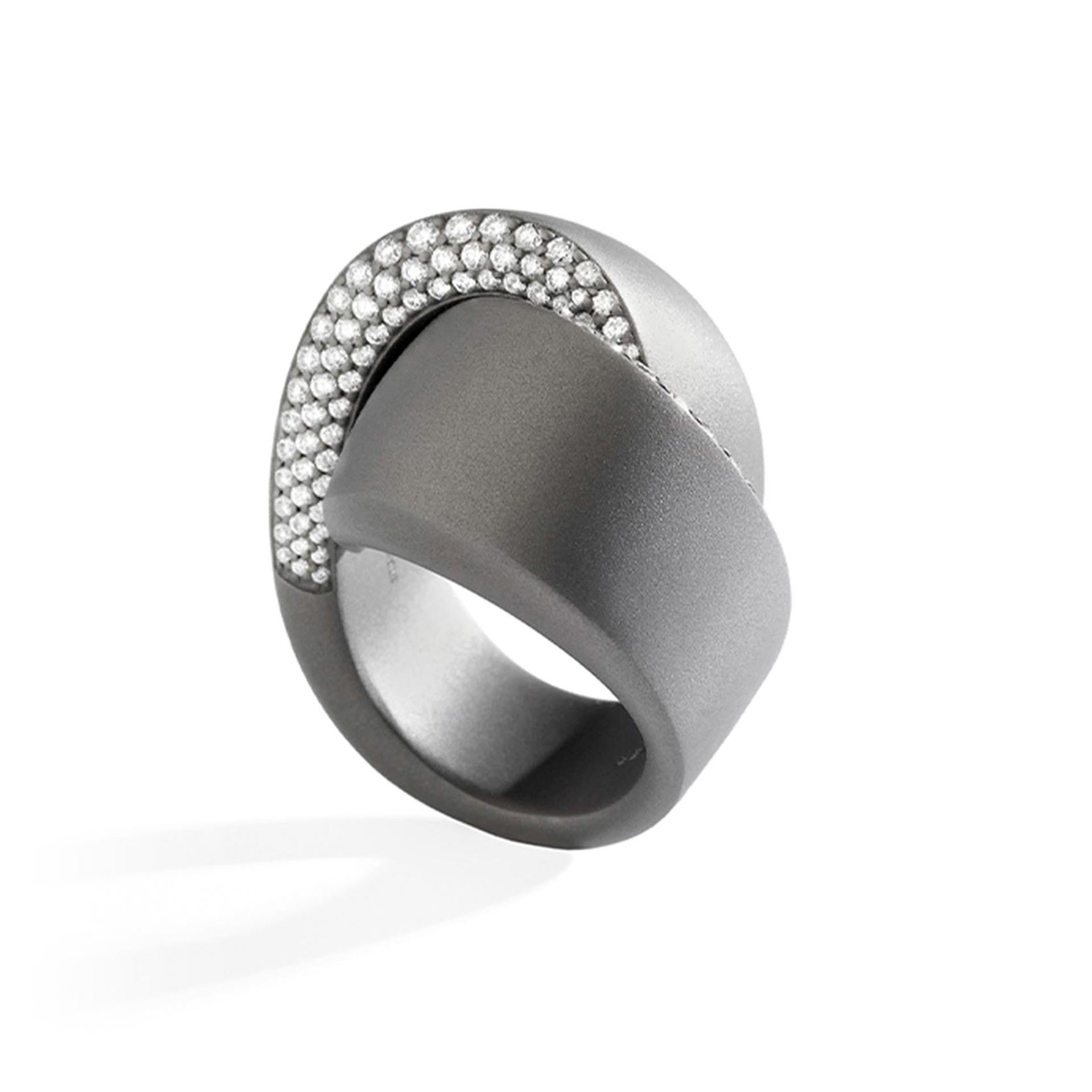 Abbraccio Ring – Vhernier